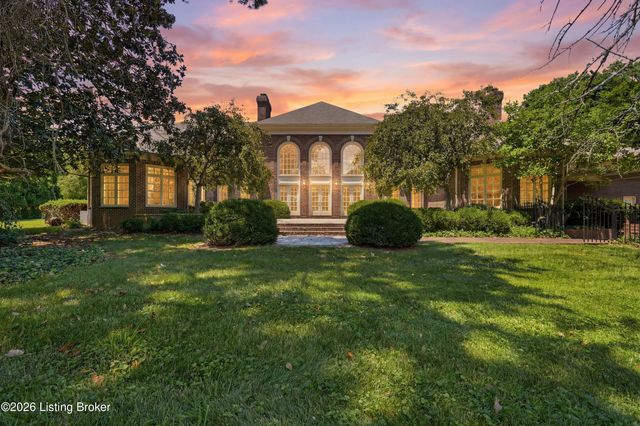 25 Poplar Hill Rd, Louisville, KY 40207