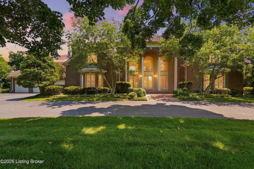 25 Poplar Hill Rd, Louisville, KY 40207