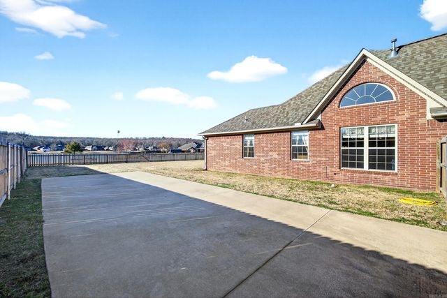 58 Lakeland Drive, Cabot, AR 72023