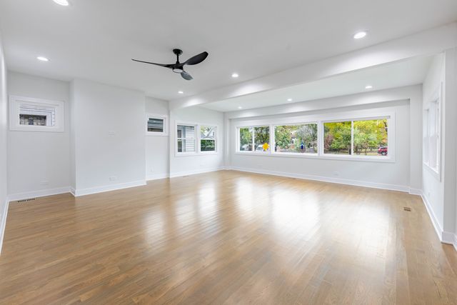 1054 N Latrobe Avenue, Chicago, IL 60651