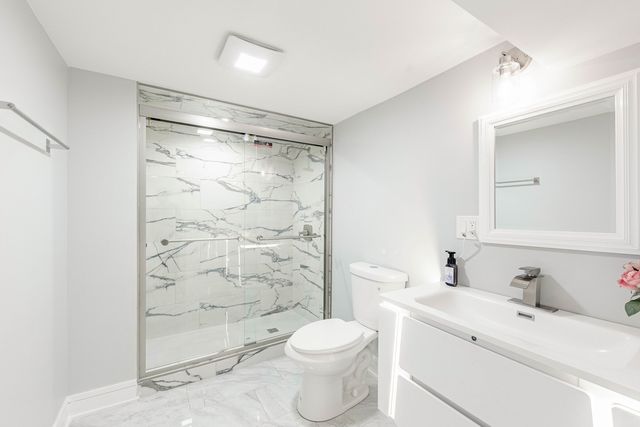 1054 N Latrobe Avenue, Chicago, IL 60651