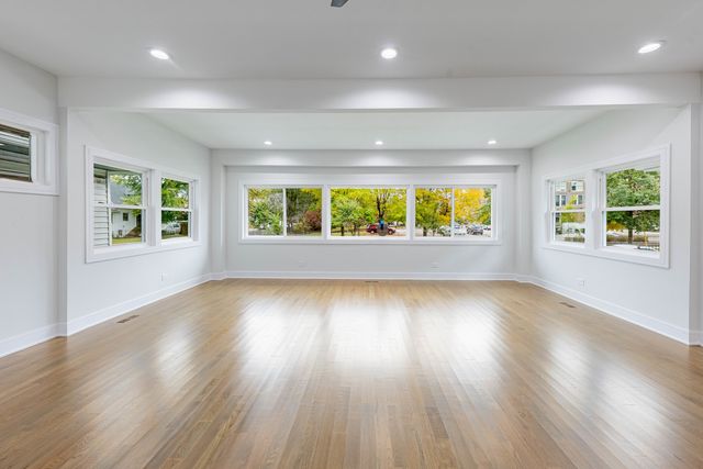 1054 N Latrobe Avenue, Chicago, IL 60651