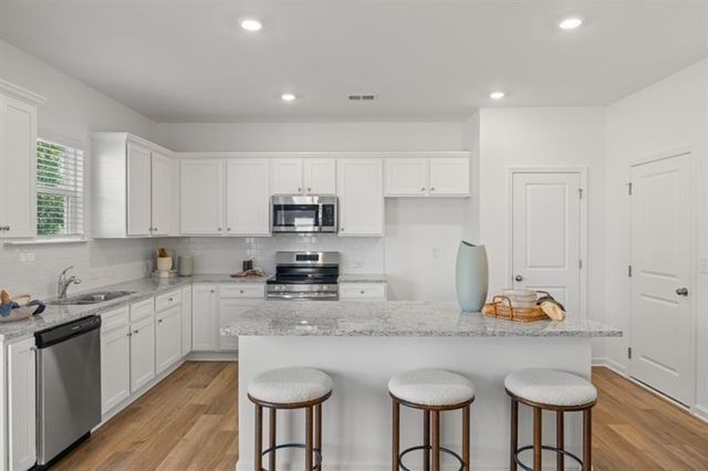 465 Madison Lakeview Drive, Acworth, GA 30102