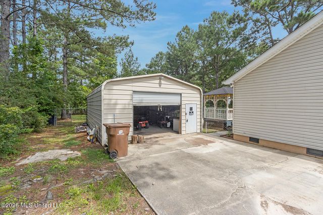 19457 Lennis Cuevas Road, Saucier, MS 39574