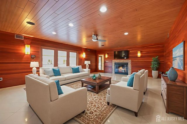 268 268 Matchaponix Avenue, Monroe, NJ 08831