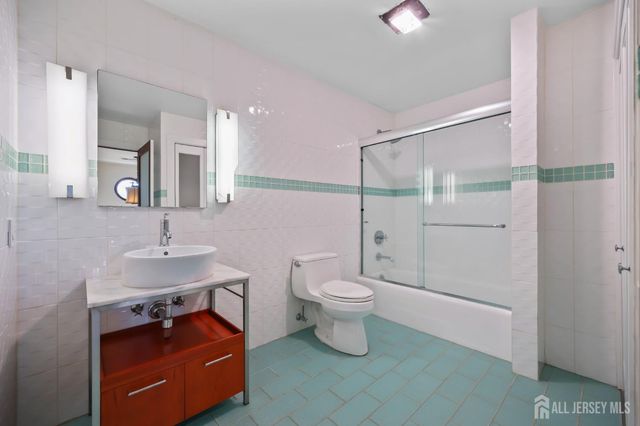 268 268 Matchaponix Avenue, Monroe, NJ 08831