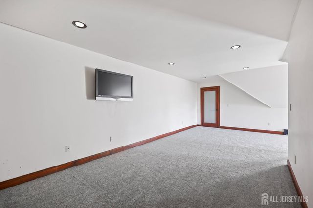 268 268 Matchaponix Avenue, Monroe, NJ 08831