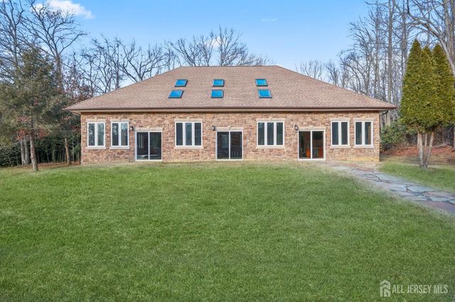 268 268 Matchaponix Avenue, Monroe, NJ 08831