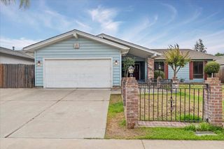 1150 Port Chelsea Cir, Lodi, CA 95240