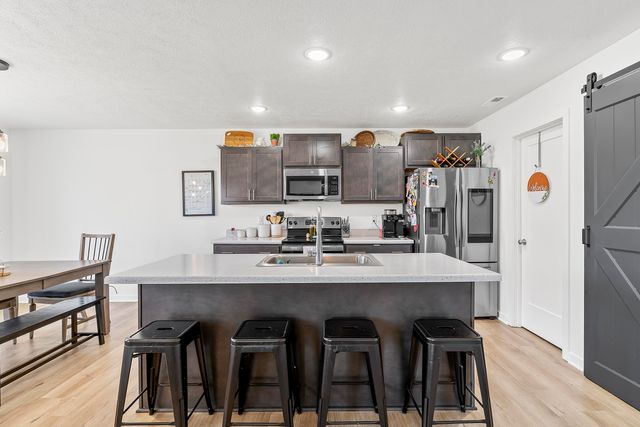 1121 E Plum Creek Road, Nixa, MO 65714