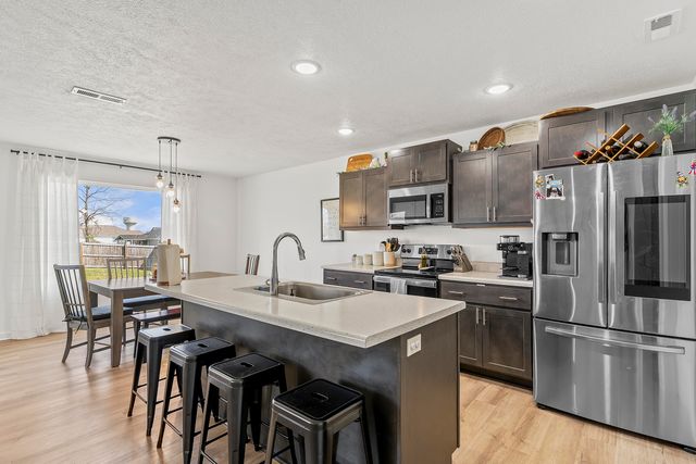 1121 E Plum Creek Road, Nixa, MO 65714