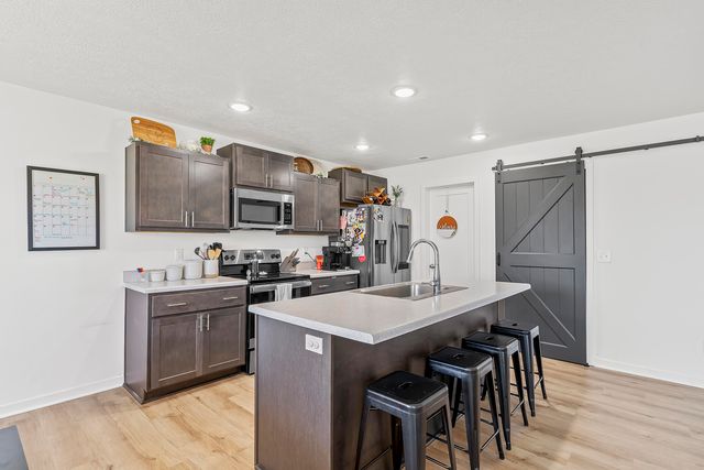 1121 E Plum Creek Road, Nixa, MO 65714