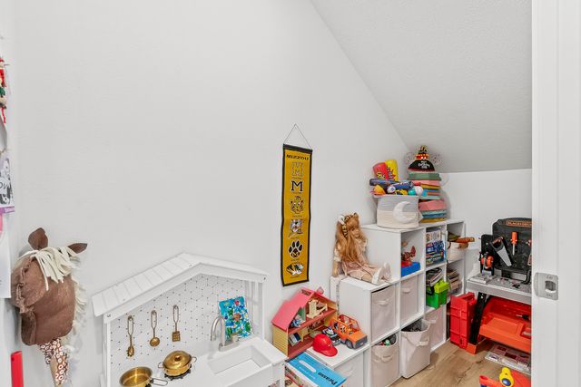 1121 E Plum Creek Road, Nixa, MO 65714