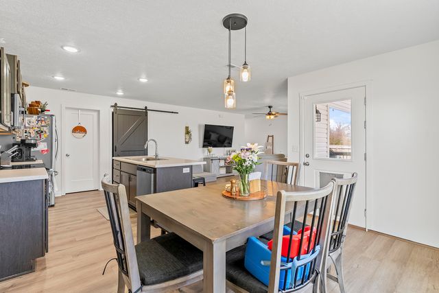 1121 E Plum Creek Road, Nixa, MO 65714