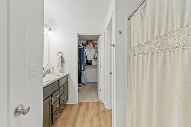 1121 E Plum Creek Road, Nixa, MO 65714