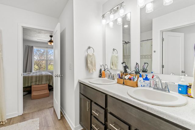 1121 E Plum Creek Road, Nixa, MO 65714