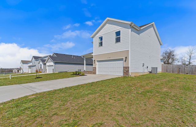 1121 E Plum Creek Road, Nixa, MO 65714