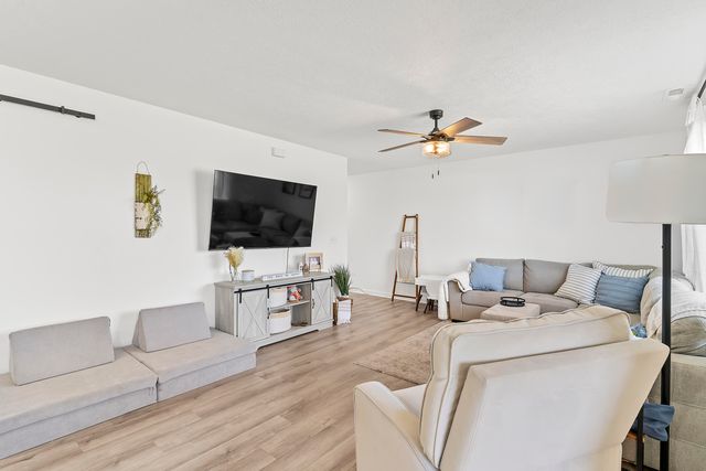 1121 E Plum Creek Road, Nixa, MO 65714