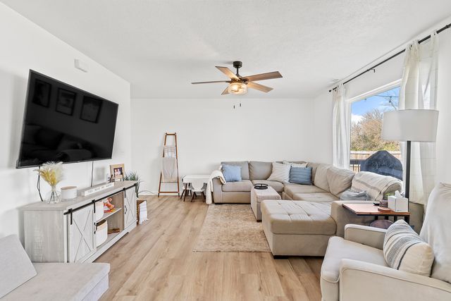 1121 E Plum Creek Road, Nixa, MO 65714