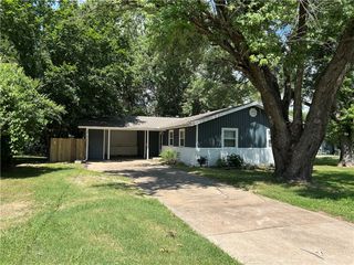 1237 N Vista Place, Fayetteville, AR 72703