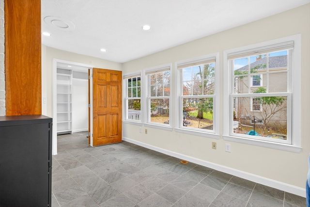 575 Chestnut St, Newton, MA 02468