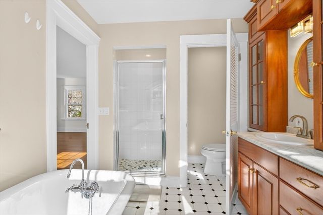 575 Chestnut St, Newton, MA 02468