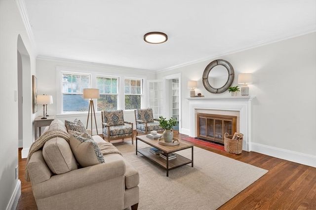 575 Chestnut St, Newton, MA 02468