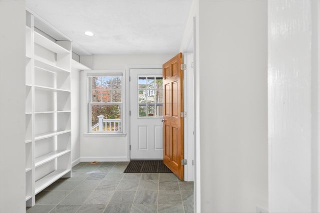 575 Chestnut St, Newton, MA 02468