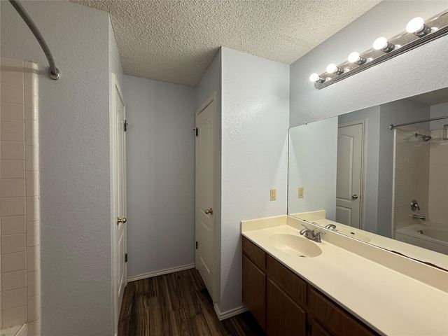 1914 Hollow Ridge DR, Cedar Park, TX 78613