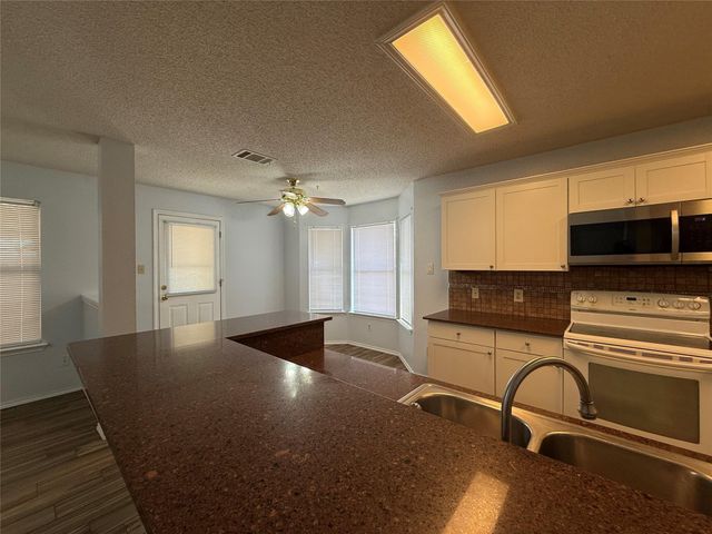 1914 Hollow Ridge DR, Cedar Park, TX 78613