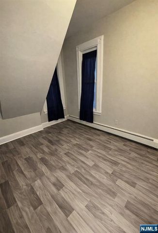 942 E 19th Street, Paterson, NJ 07501