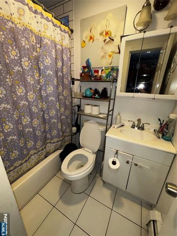 942 E 19th Street, Paterson, NJ 07501