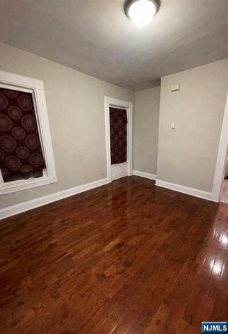 942 E 19th Street, Paterson, NJ 07501