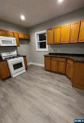 942 E 19th Street, Paterson, NJ 07501