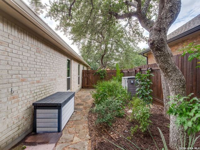 23706 LEGEND GLN, San Antonio, TX 78260