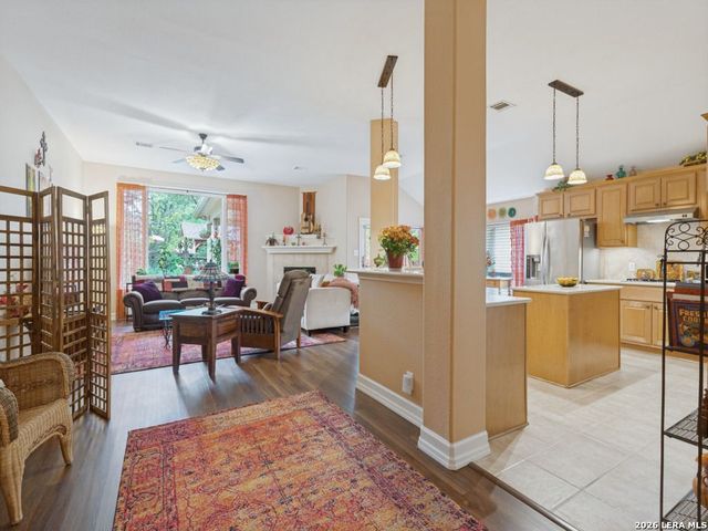 23706 LEGEND GLN, San Antonio, TX 78260