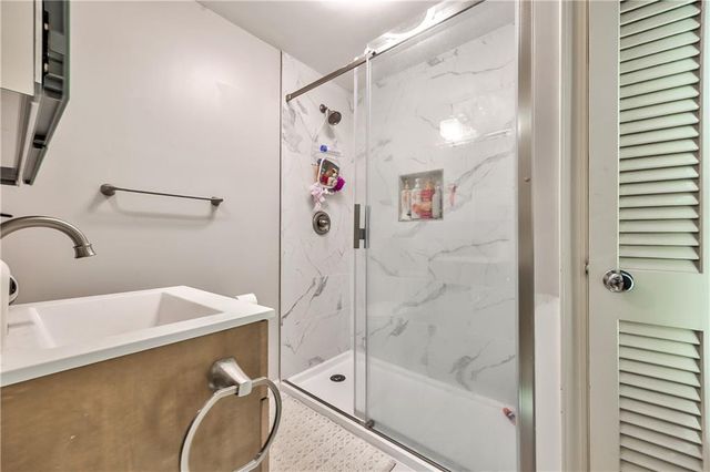 8345 Reinhardt Street, Prairie Village, KS 66206