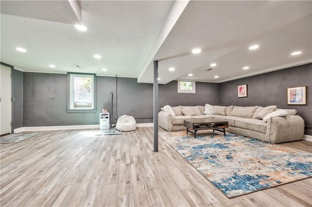 8345 Reinhardt Street, Prairie Village, KS 66206