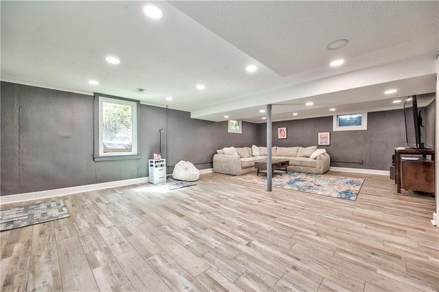 8345 Reinhardt Street, Prairie Village, KS 66206