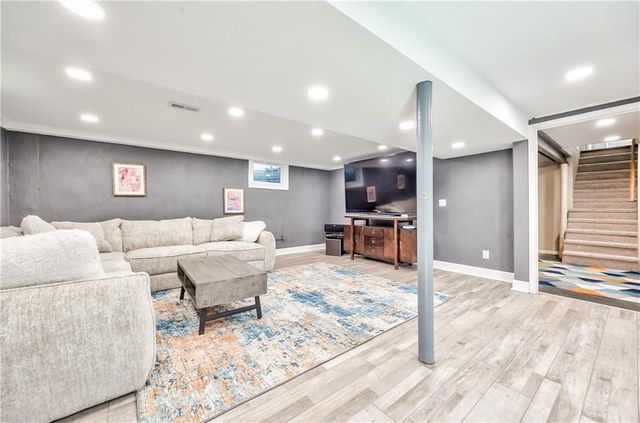 8345 Reinhardt Street, Prairie Village, KS 66206