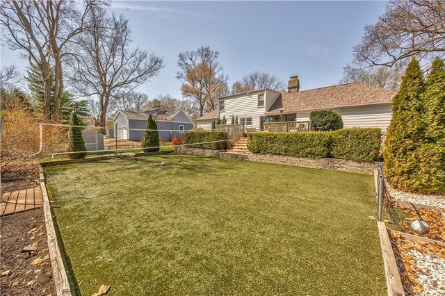 8345 Reinhardt Street, Prairie Village, KS 66206