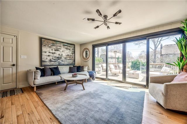 8345 Reinhardt Street, Prairie Village, KS 66206