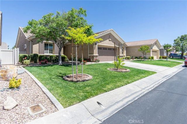 19478 Big Horn Street, Apple Valley, CA 92308