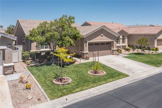 19478 Big Horn Street, Apple Valley, CA 92308