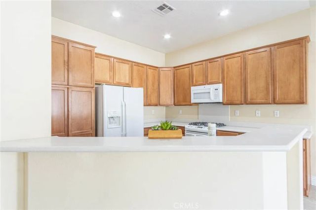 19478 Big Horn Street, Apple Valley, CA 92308