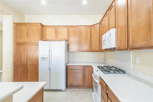 19478 Big Horn Street, Apple Valley, CA 92308