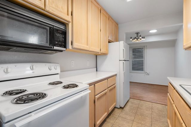 6827 Shiloh Ct, Stockton, CA 95219