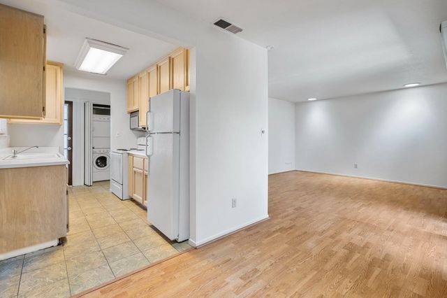 6827 Shiloh Ct, Stockton, CA 95219