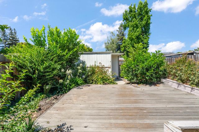 6827 Shiloh Ct, Stockton, CA 95219