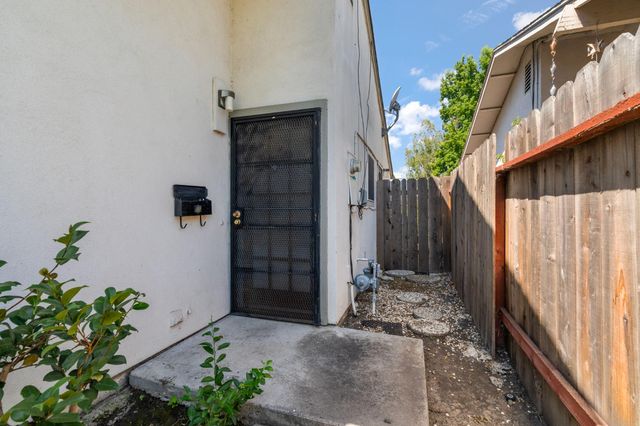 6827 Shiloh Ct, Stockton, CA 95219